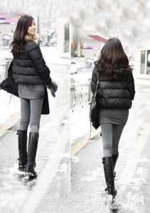 冬季女式宽松深色格子大衣时尚混搭方法